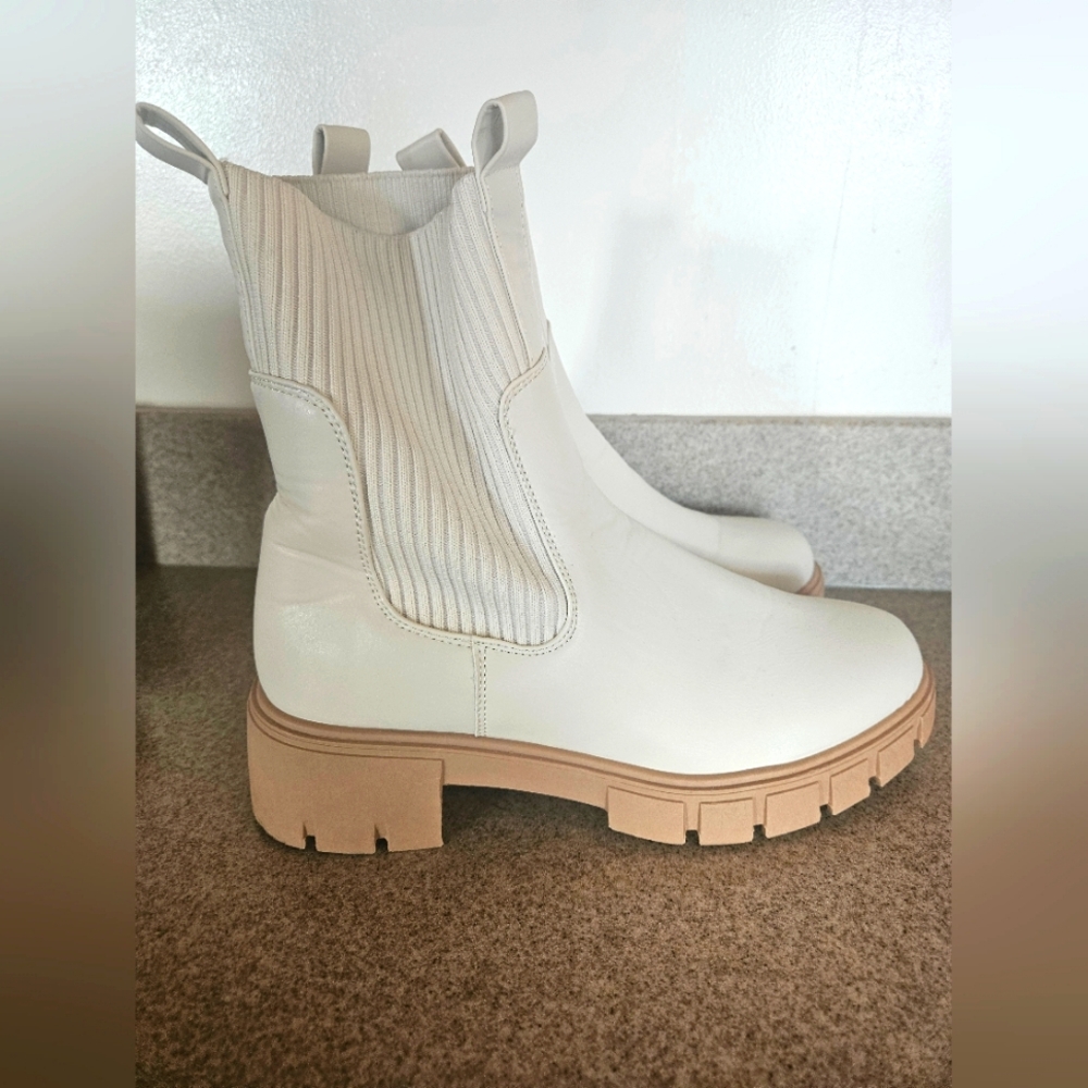 Qupid Ankle Boots